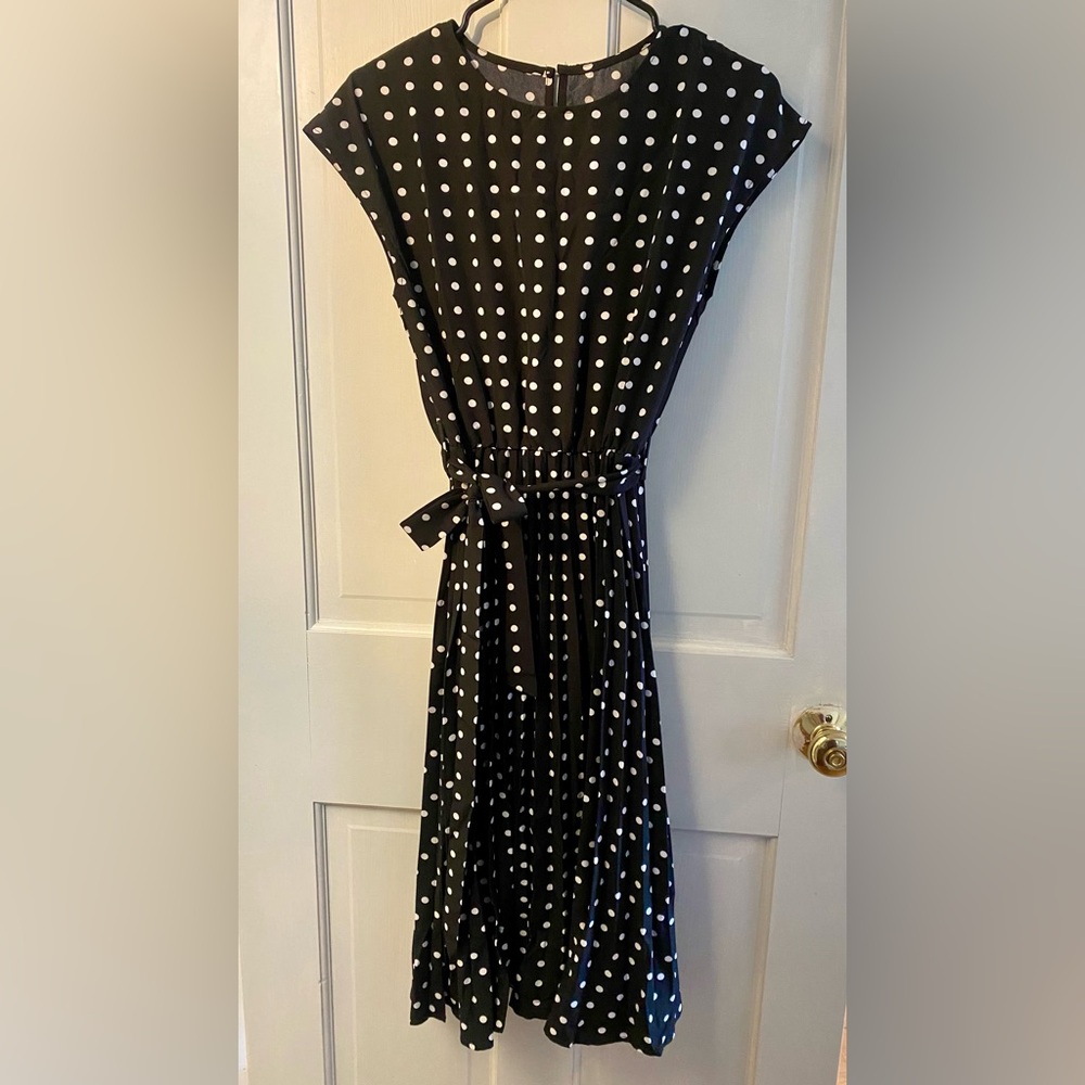 NWOT Polka dot midi dress with tie size 4